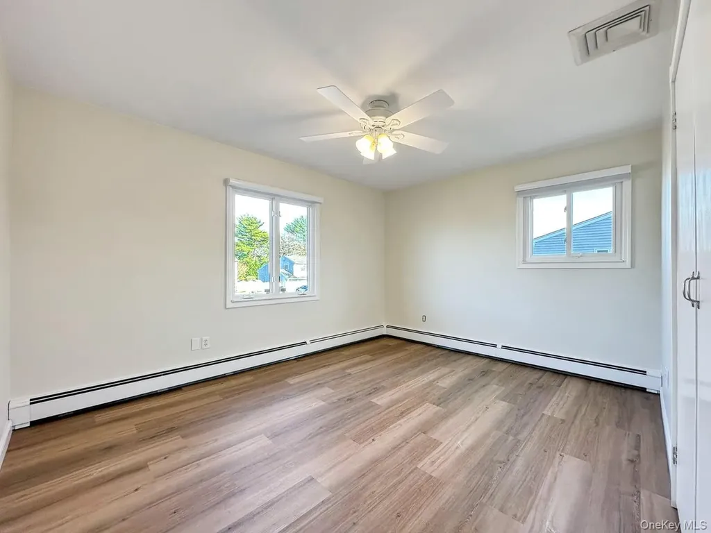 18 Lloyd Lane Nesconset NY 11767