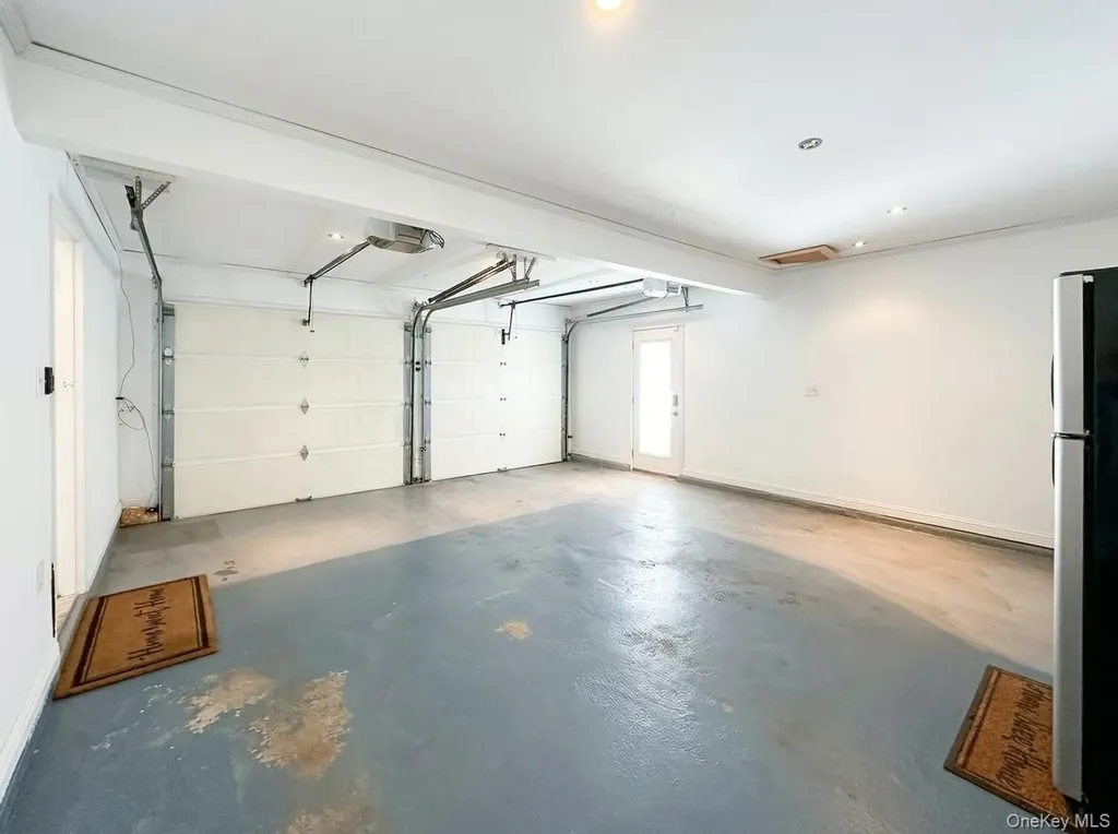 18 Lloyd Lane Nesconset NY 11767