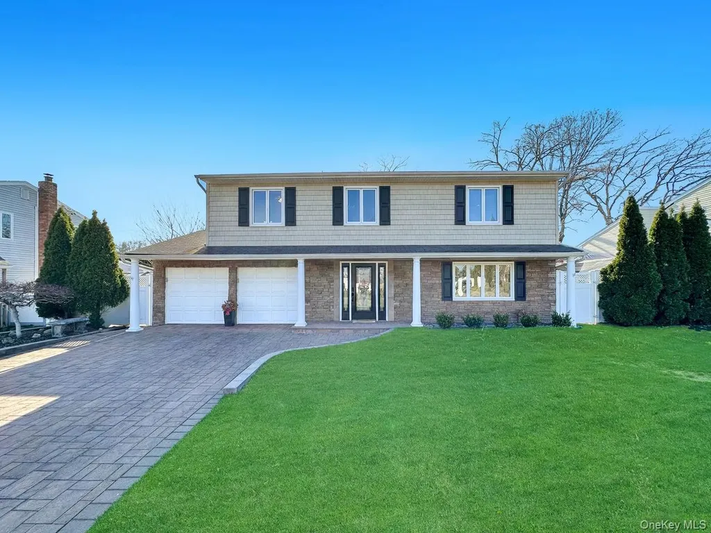 18 Lloyd Lane Nesconset NY 11767