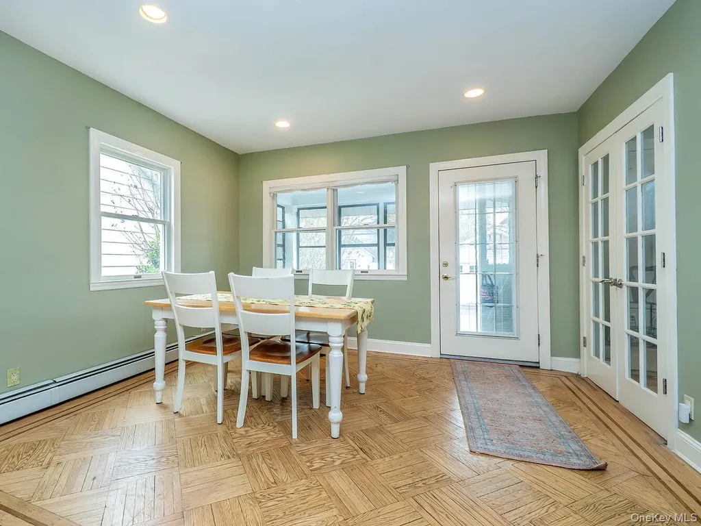 32 9th Avenue Sea Cliff NY 11579