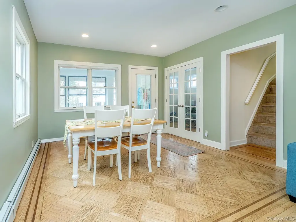 32 9th Avenue Sea Cliff NY 11579