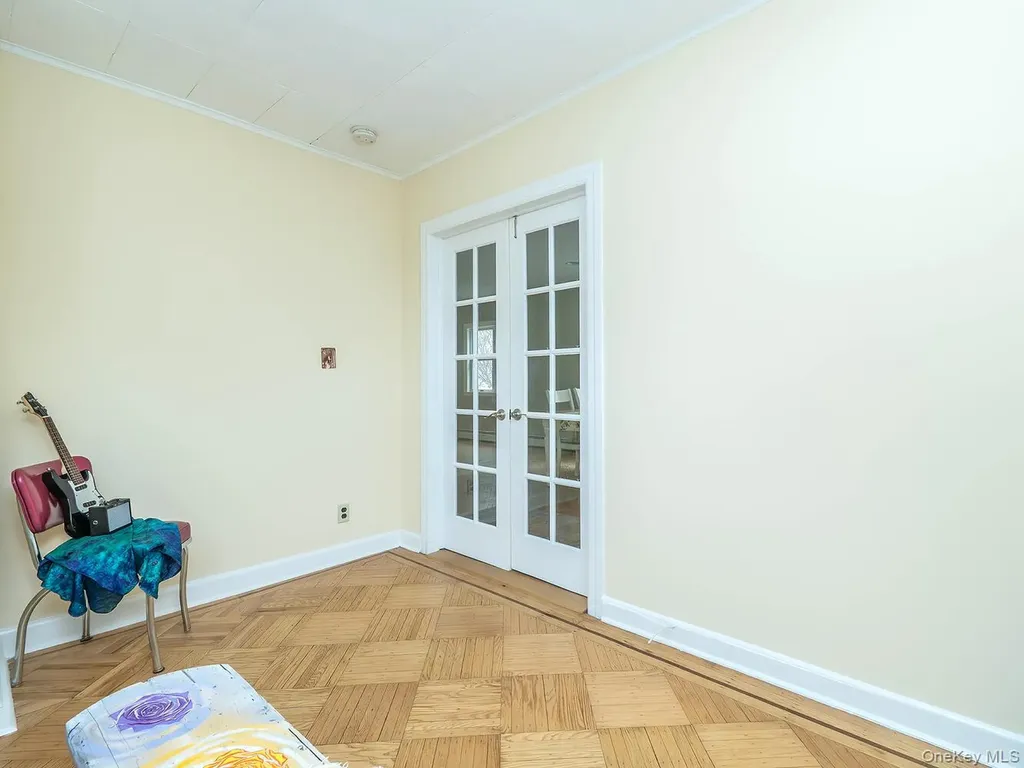 32 9th Avenue Sea Cliff NY 11579