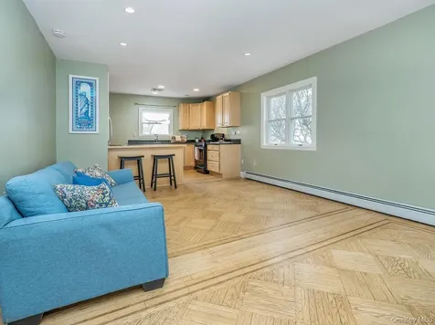 32 9th Avenue Sea Cliff NY 11579