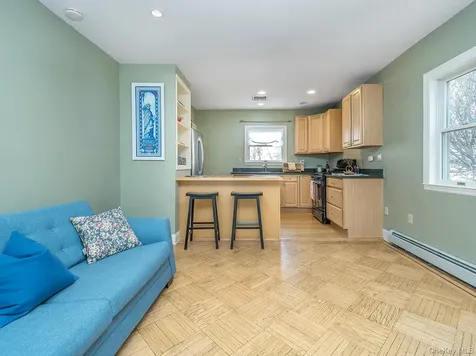 32 9th Avenue Sea Cliff NY 11579