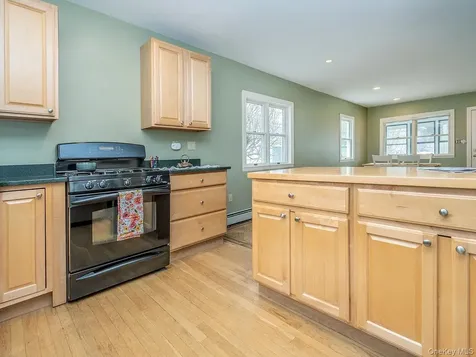 32 9th Avenue Sea Cliff NY 11579