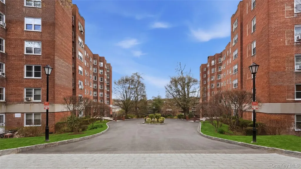 280 Collins Avenue Mount Vernon NY 10552