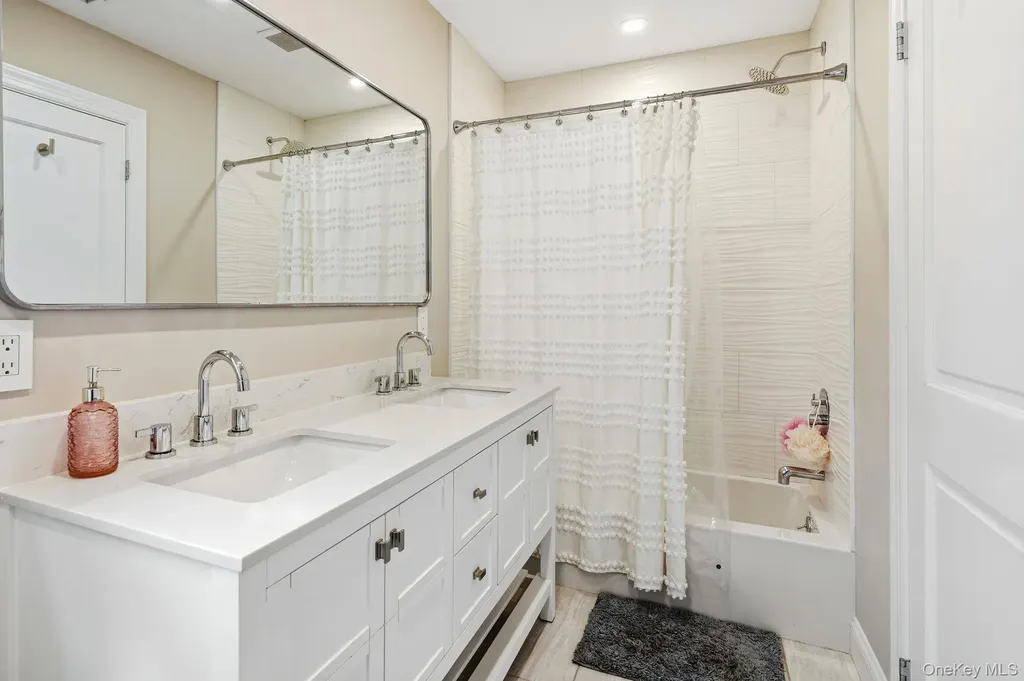 12 S Canterbury Road S Harrison NY 10528
