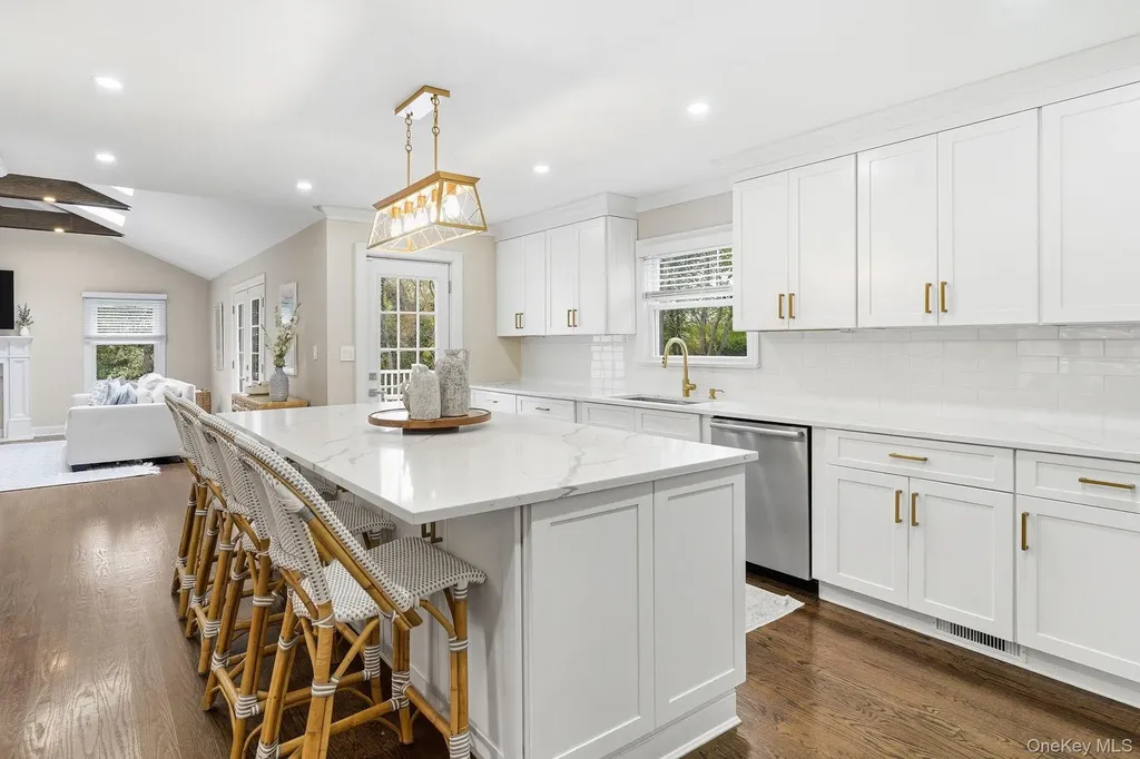 12 S Canterbury Road S Harrison NY 10528