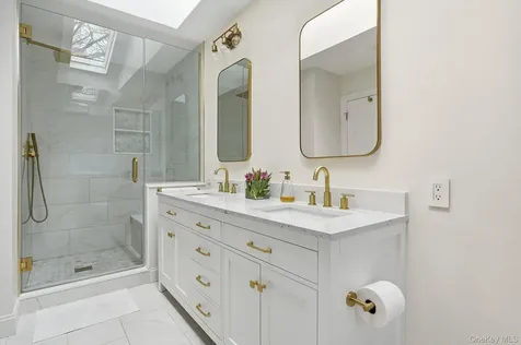 12 S Canterbury Road S Harrison NY 10528