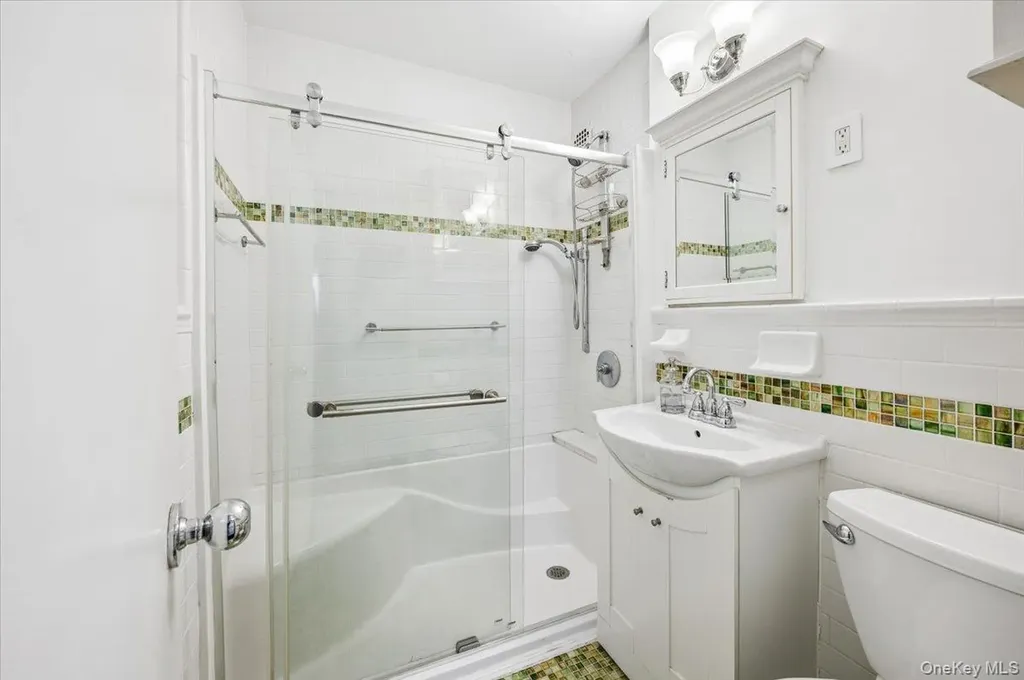 3135 Johnson Avenue Bronx NY 10463