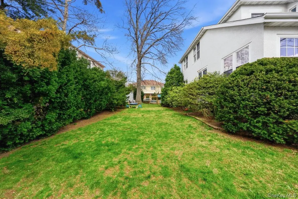 107 Edgewood Avenue Yonkers NY 10704