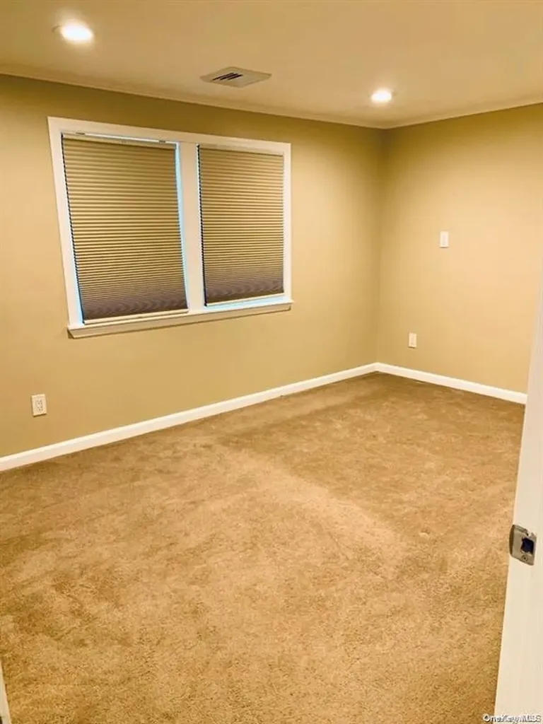 23 Ginny Lane Bethpage NY 11714