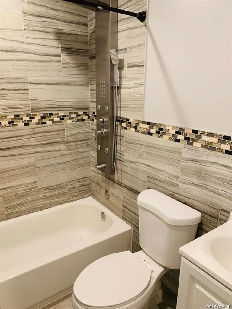 23 Ginny Lane Bethpage NY 11714