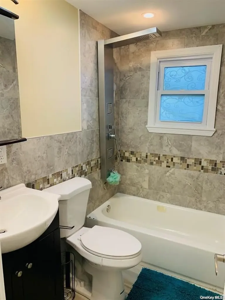 23 Ginny Lane Bethpage NY 11714