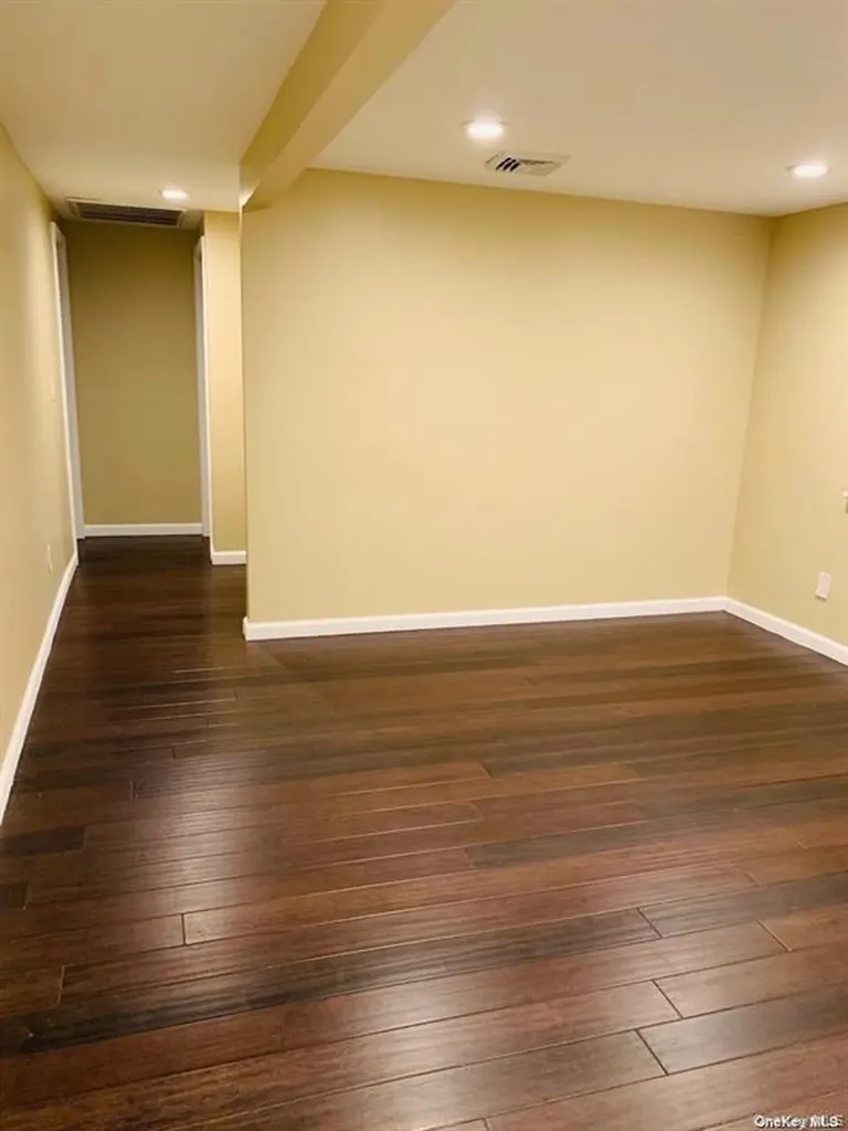 23 Ginny Lane Bethpage NY 11714