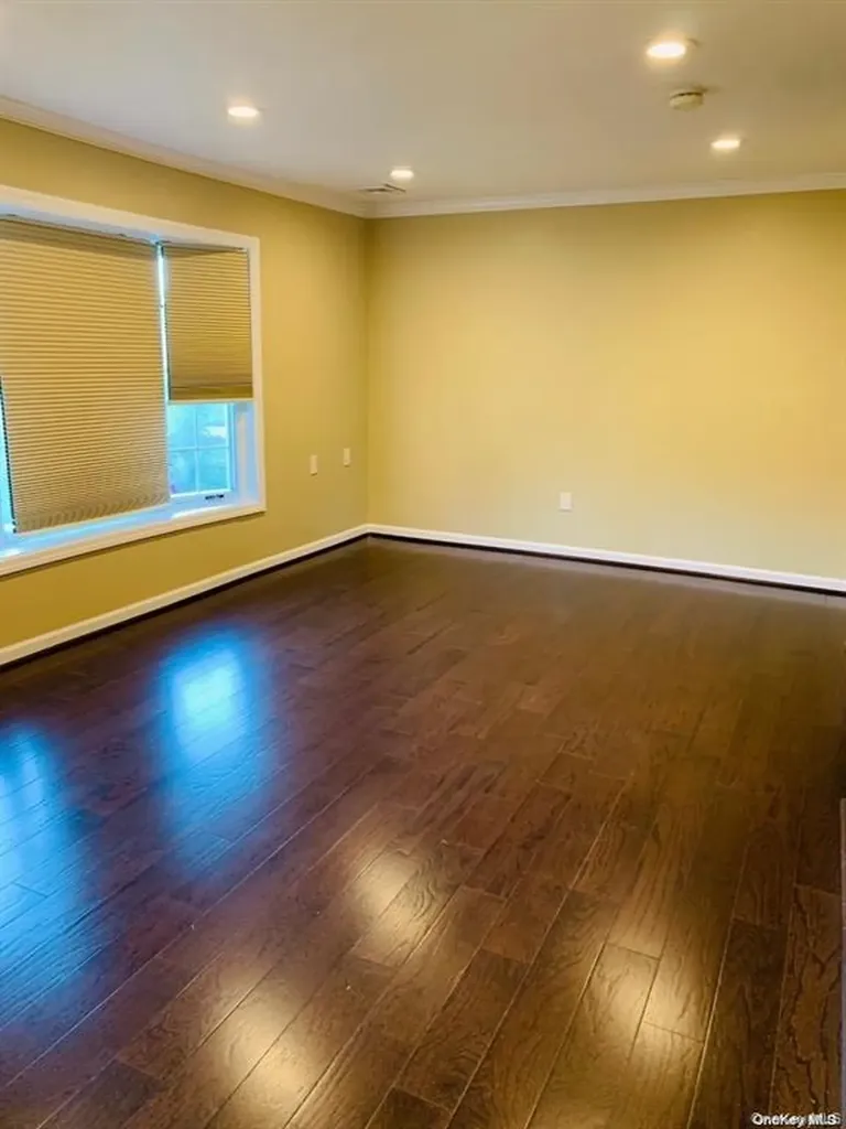 23 Ginny Lane Bethpage NY 11714