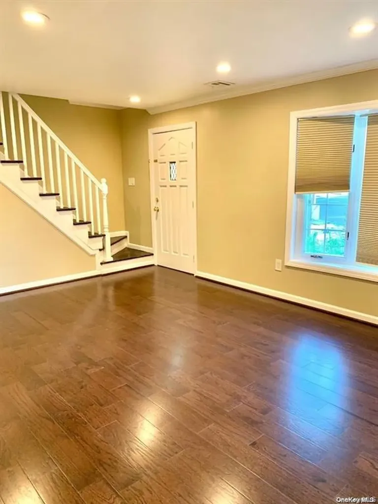 23 Ginny Lane Bethpage NY 11714