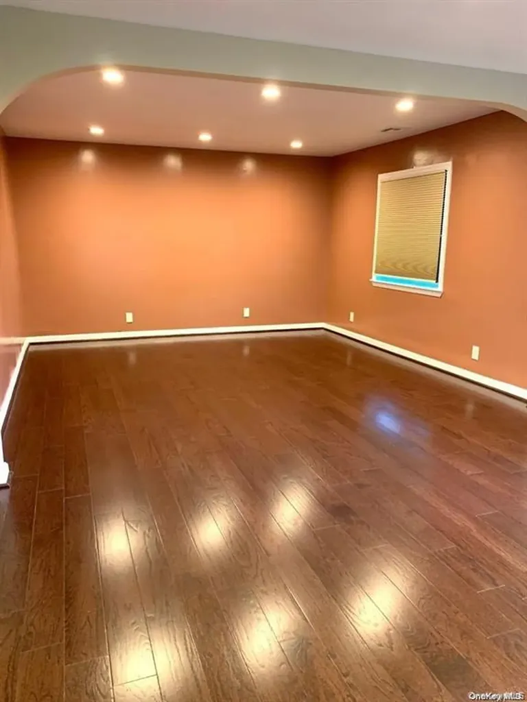 23 Ginny Lane Bethpage NY 11714