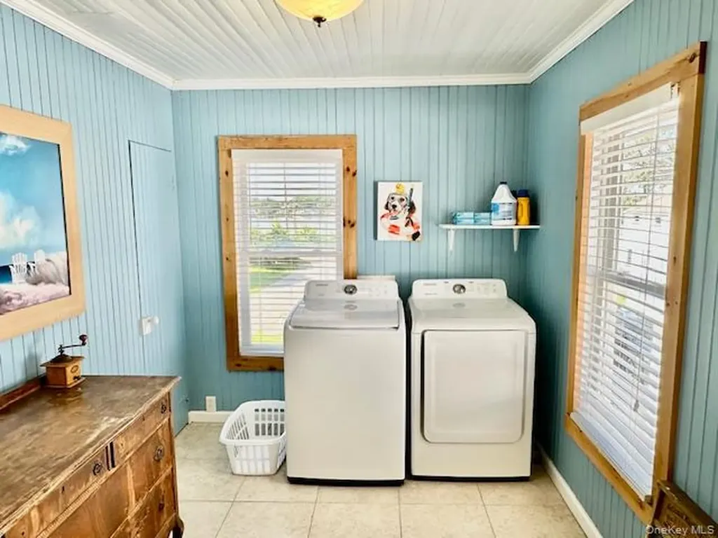 2898 Edgemere Drive Call Listing Agent NY 14612