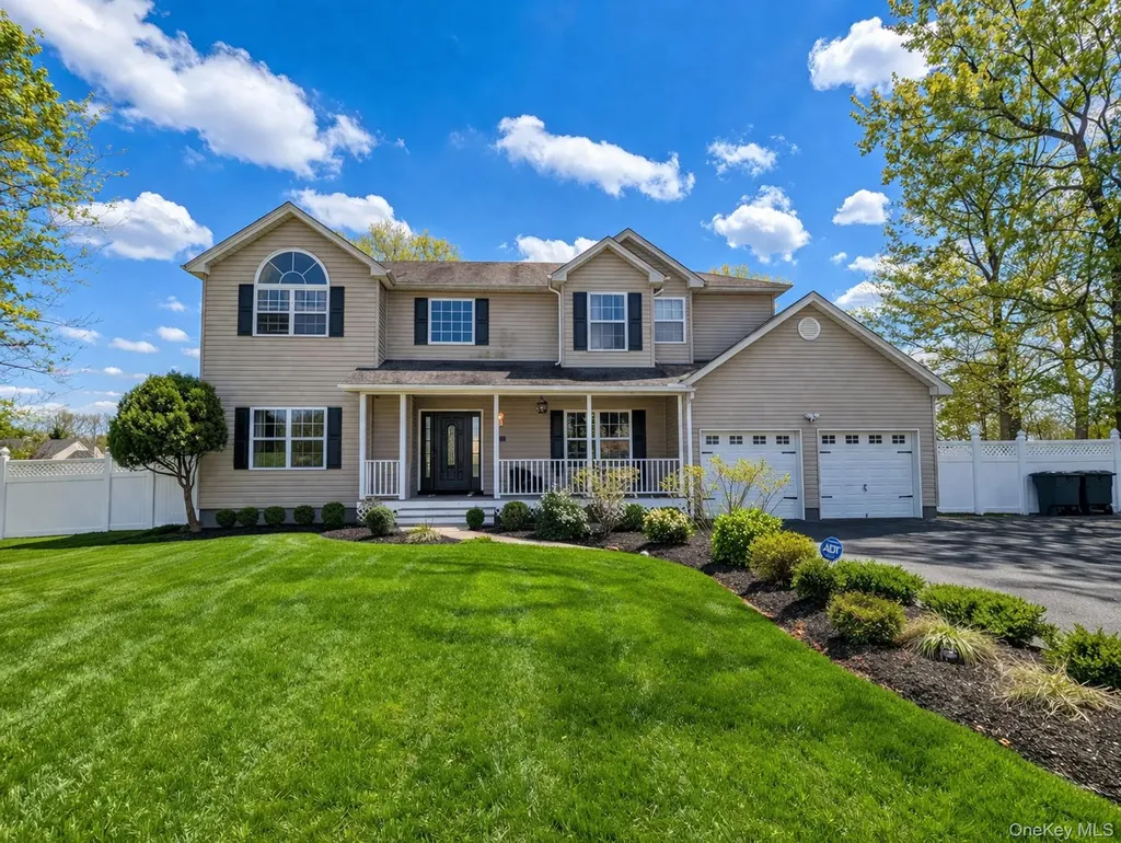 71 Elm Avenue Coram NY 11727
