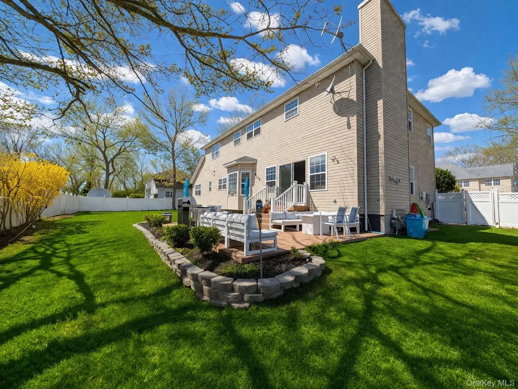 71 Elm Avenue Coram NY 11727