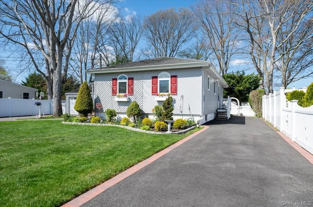 76 Beatrice Avenue West Islip NY 11795