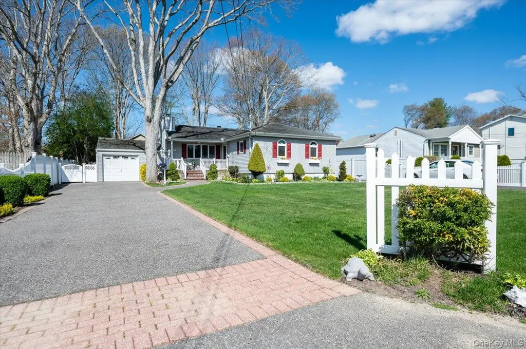 76 Beatrice Avenue West Islip NY 11795