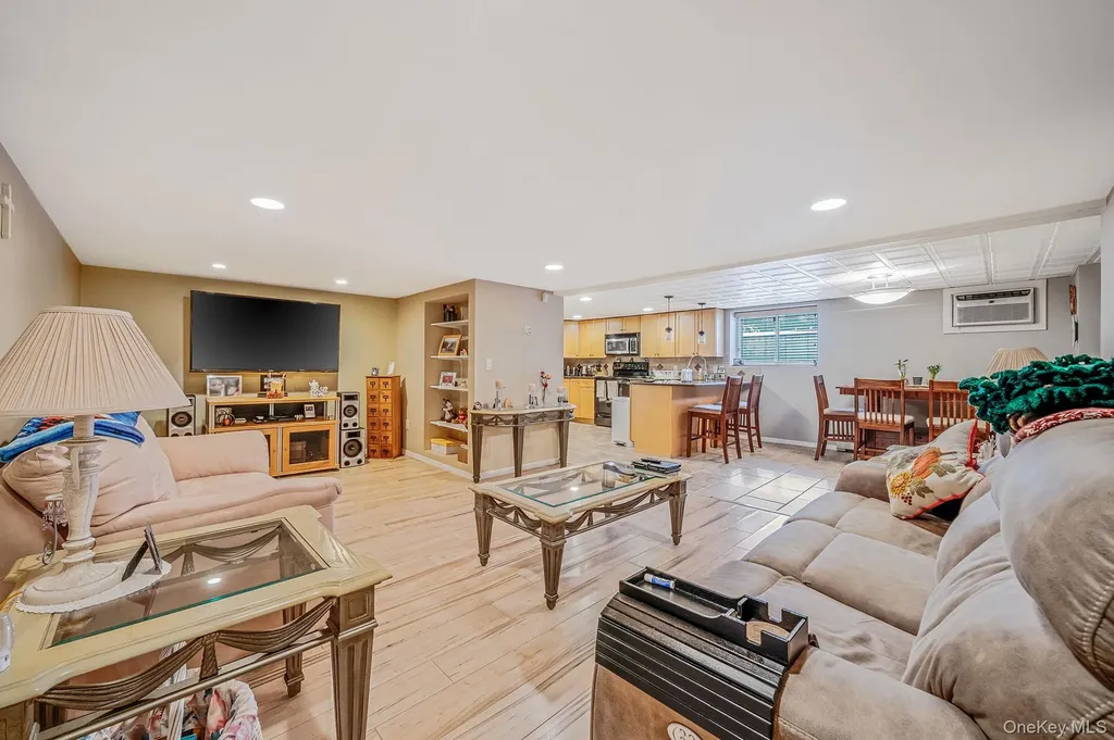 159 Shady Lane Smithtown NY 11787