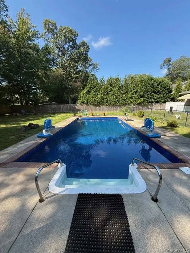 159 Shady Lane Smithtown NY 11787