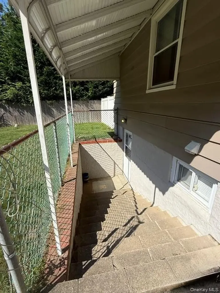 159 Shady Lane Smithtown NY 11787