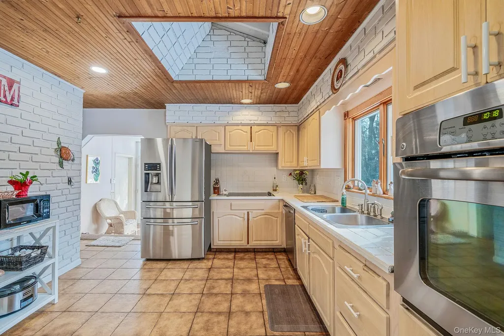 159 Shady Lane Smithtown NY 11787
