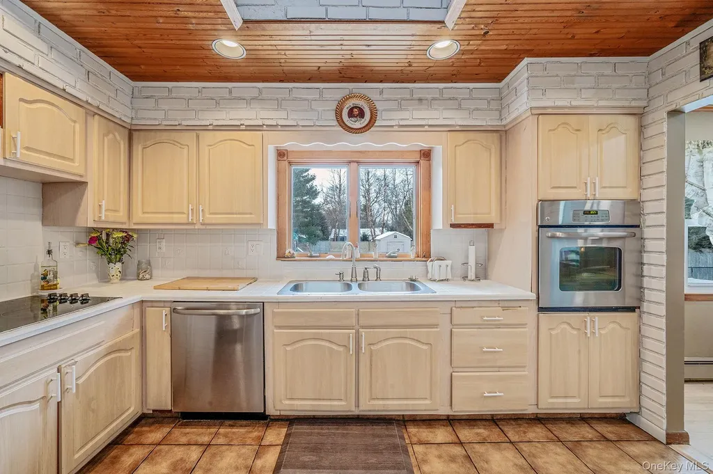 159 Shady Lane Smithtown NY 11787