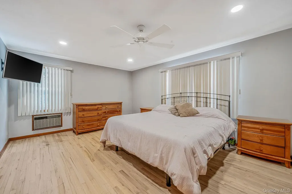 159 Shady Lane Smithtown NY 11787