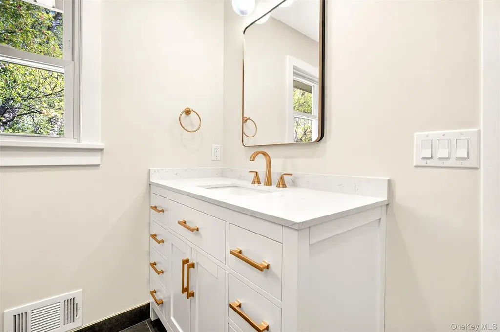 183 Liberty Road Tappan NY 10983
