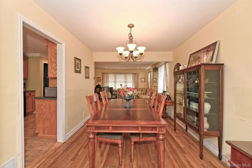 182 Siegel Boulevard Babylon NY 11702