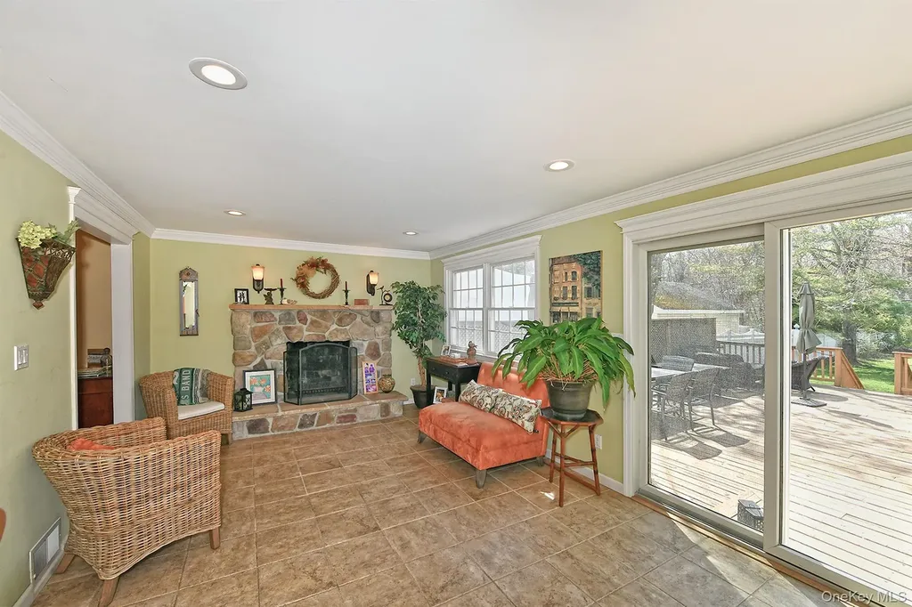 182 Siegel Boulevard Babylon NY 11702