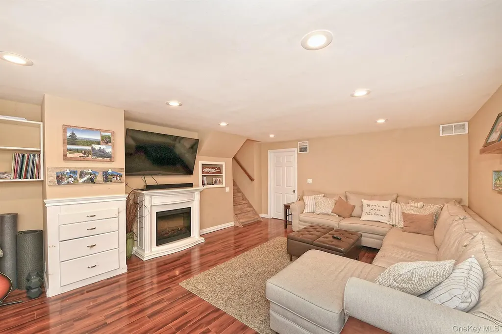 182 Siegel Boulevard Babylon NY 11702