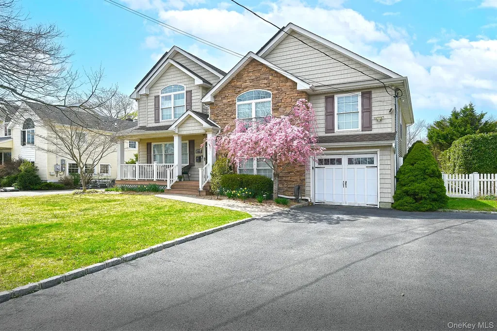 182 Siegel Boulevard Babylon NY 11702