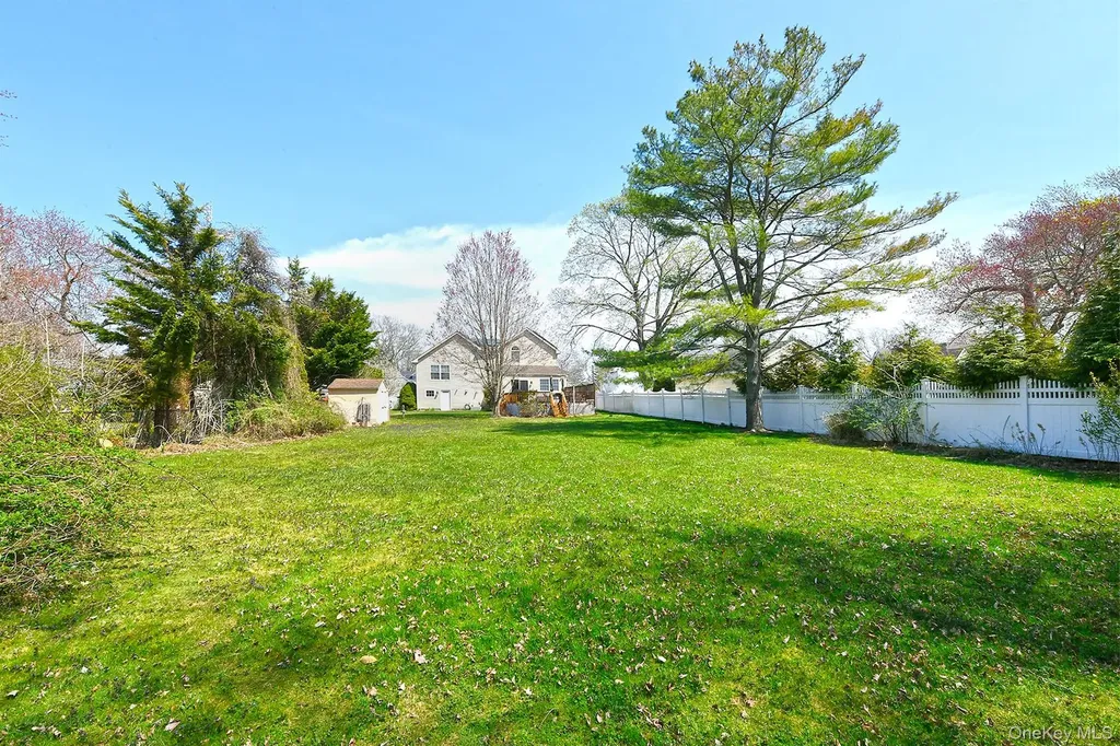 182 Siegel Boulevard Babylon NY 11702