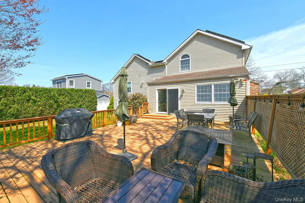 182 Siegel Boulevard Babylon NY 11702
