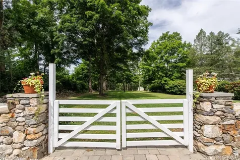247 N Mabbettsville Road Millbrook NY 12545