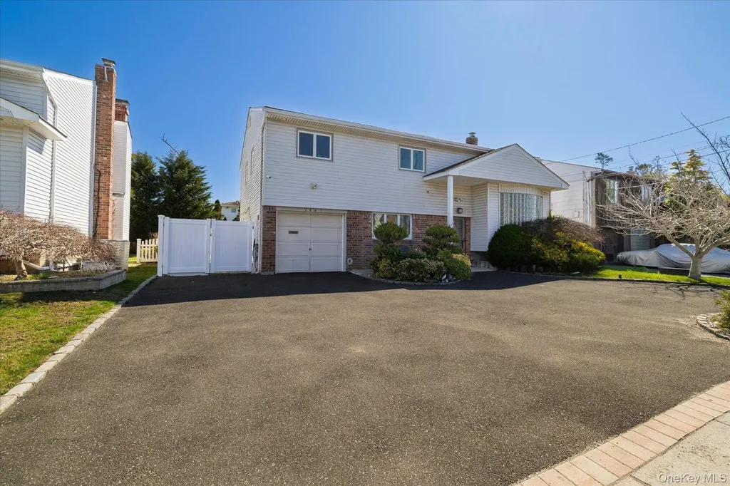 3447 Steven Road Baldwin NY 11510