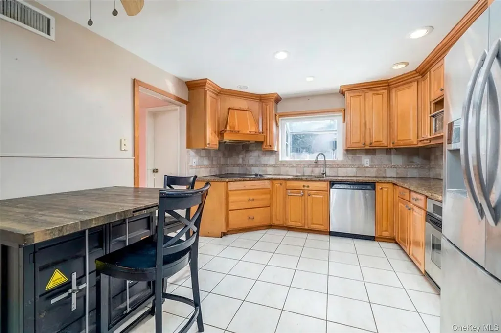 3447 Steven Road Baldwin NY 11510