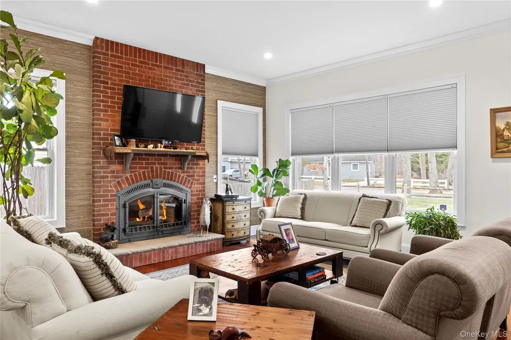 360 Masters Road Laurel NY 11948
