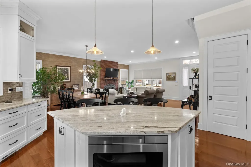 360 Masters Road Laurel NY 11948