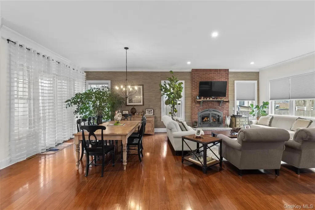 360 Masters Road Laurel NY 11948