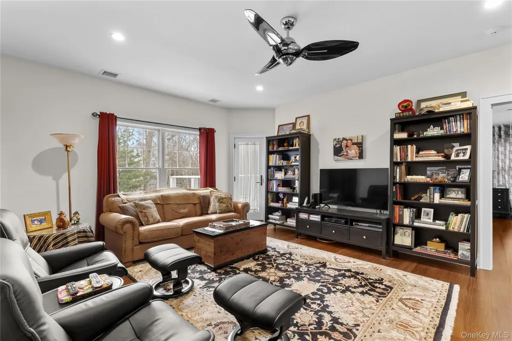 360 Masters Road Laurel NY 11948