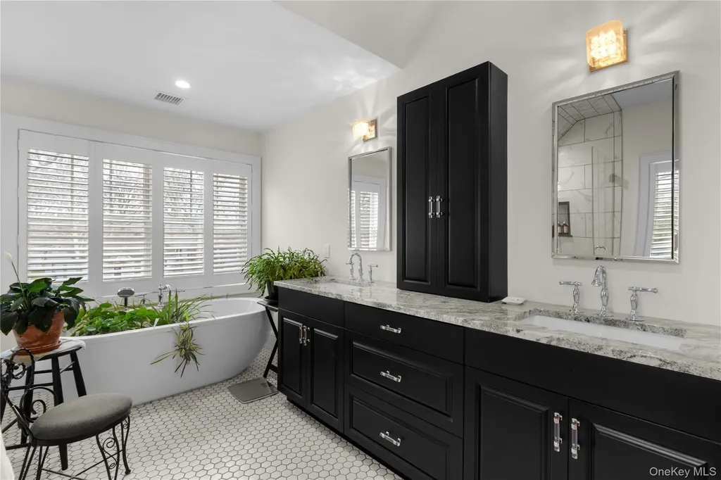 360 Masters Road Laurel NY 11948