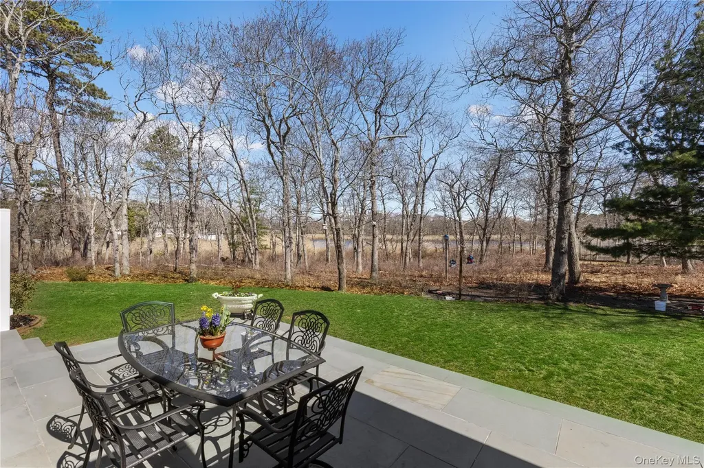 360 Masters Road Laurel NY 11948