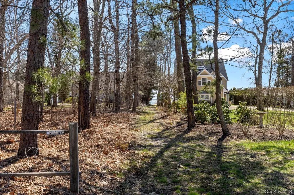 360 Masters Road Laurel NY 11948